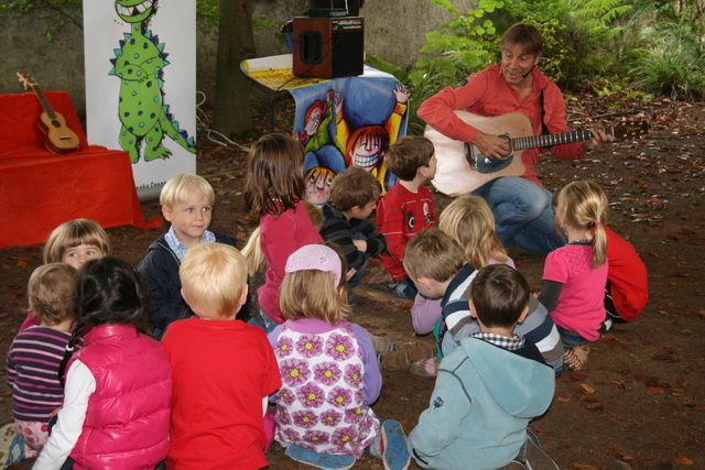 gal/2010/2010 Saitentwist Kita Dreistein Tag der offenen Tuer 26.09. Essen Haarzopf/2010 Saitentwist Dreistein Kita Tag der offenen Tuer 26.09. 065.jpg